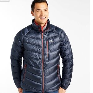 L.L. Bean Men’s Medium Ultralight 850 Down Jacket